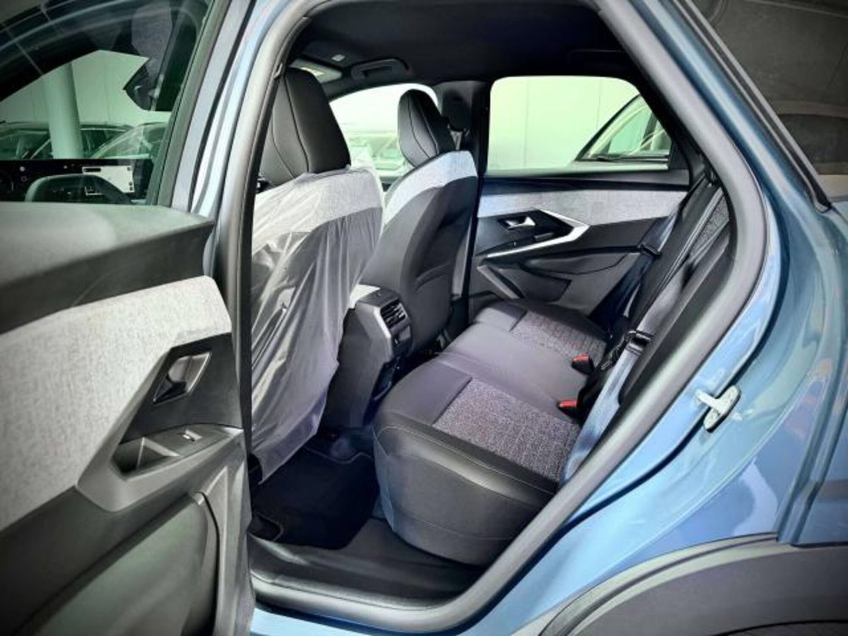 Peugeot 3008 1.2 hybrid Allure 145cv e-dcs6 (13)