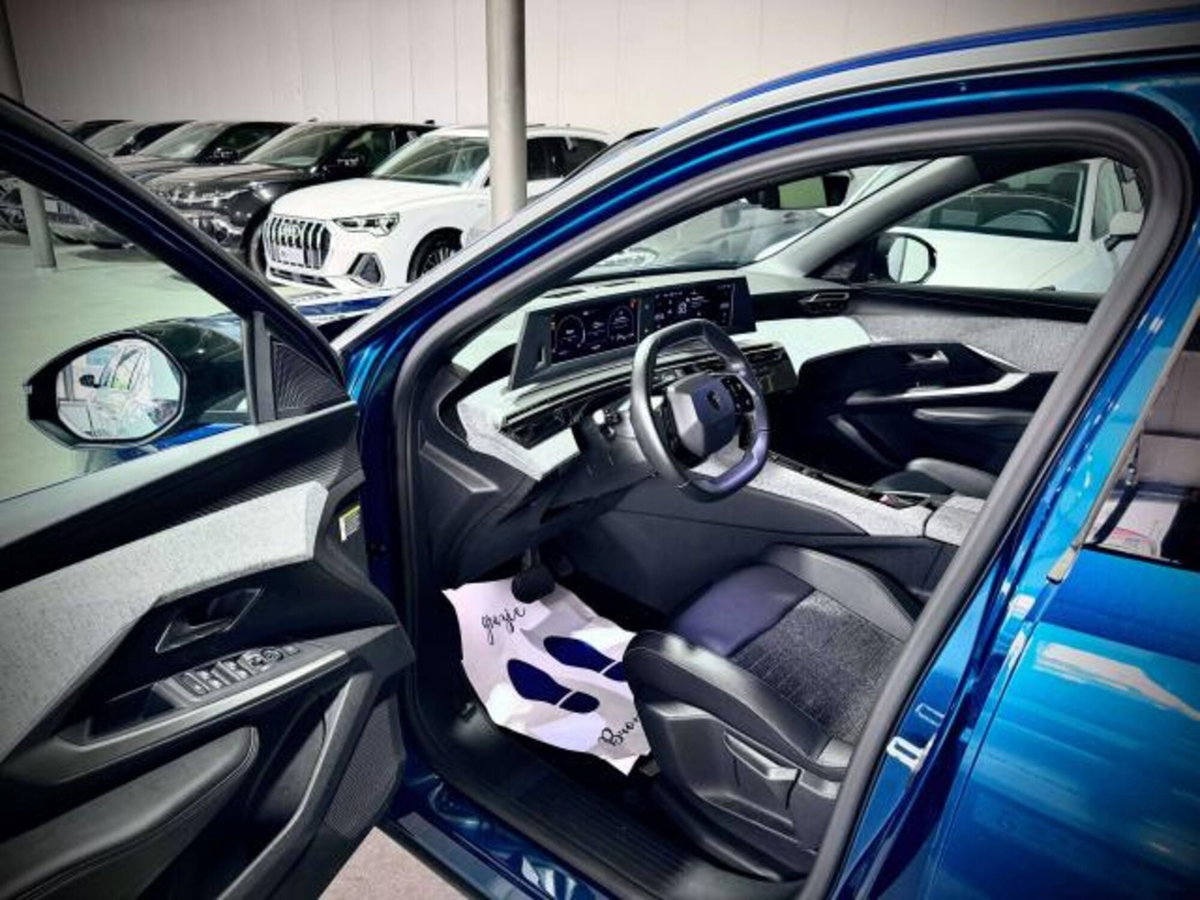 Peugeot 3008 1.2 hybrid Allure Business 145cv e-dcs6 (9)