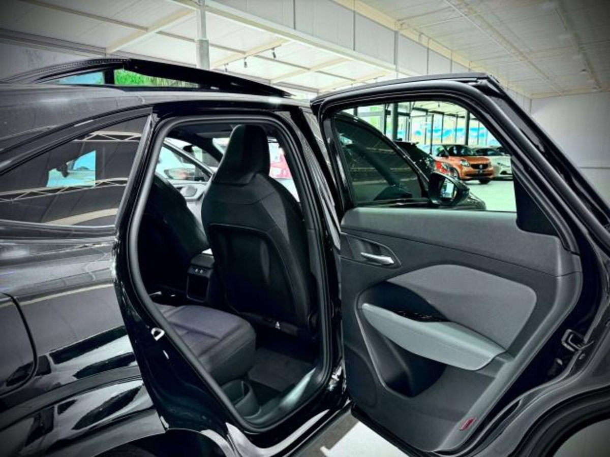 Audi Q3 35 2.0 tdi s-tronic (15)