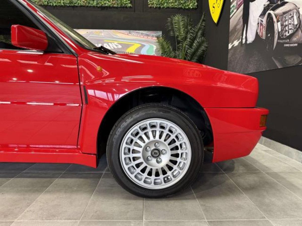Lancia Delta turbo 16V HF integrale (8)