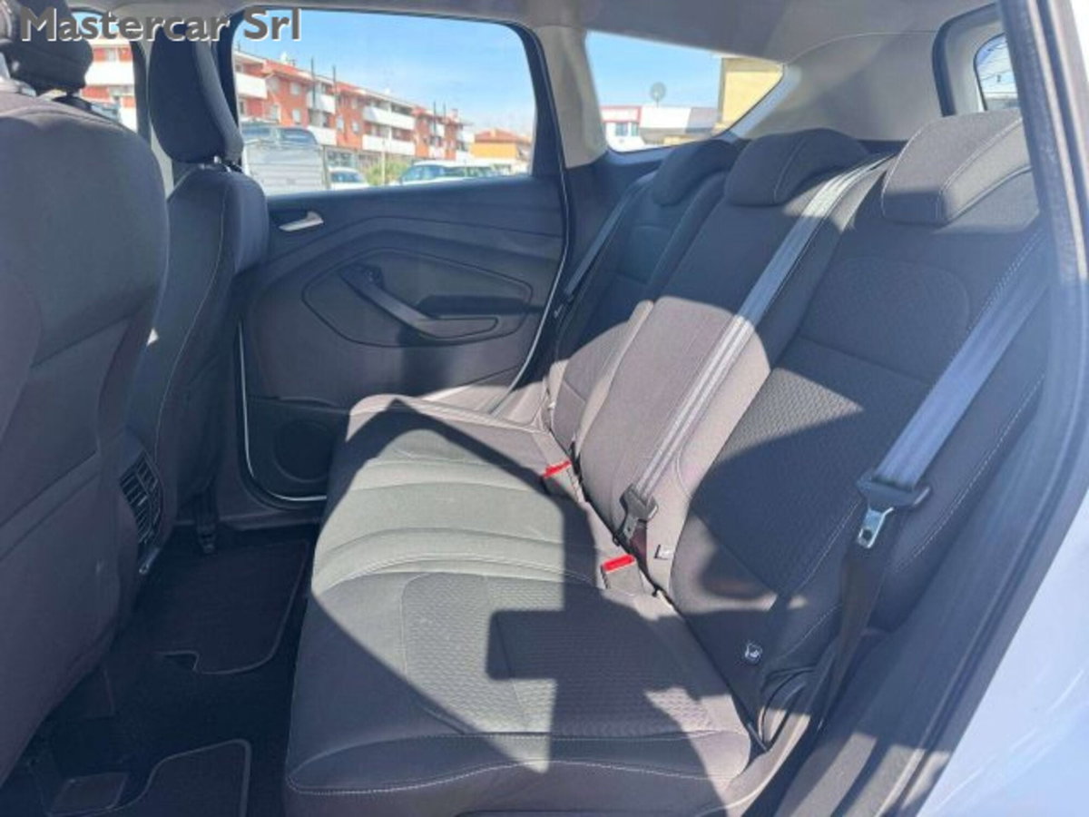 Ford Kuga 1.5 TDCI 120 CV S&S 2WD Titanium Business (11)