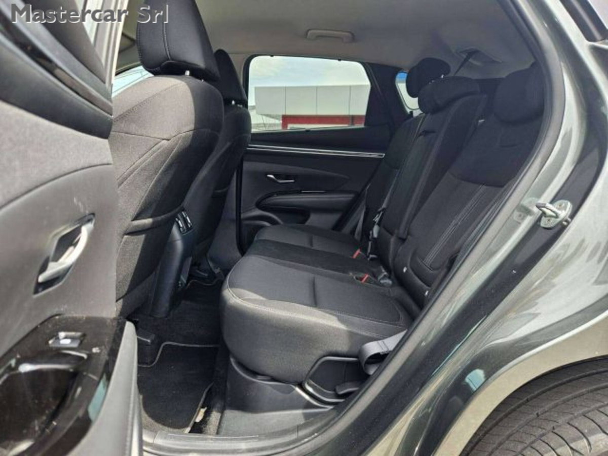Hyundai Tucson 1.6 hev Exellence 4wd auto (11)
