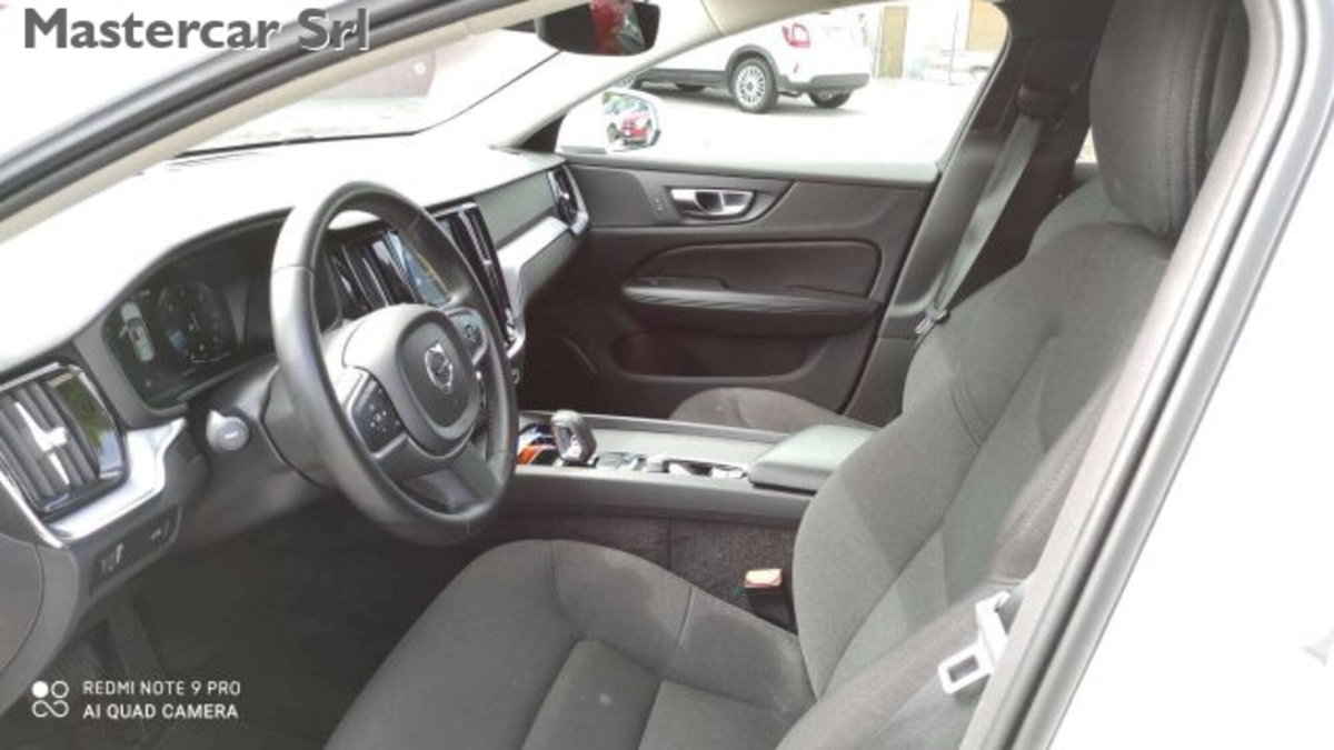 Volvo V60 B4 (d) Geartronic Momentum Business Pro (10)