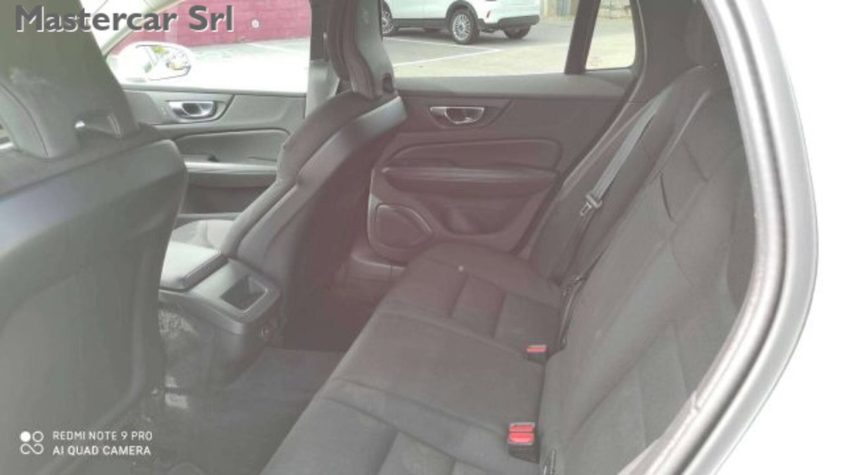 Volvo V60 B4 (d) Geartronic Momentum Business Pro (11)