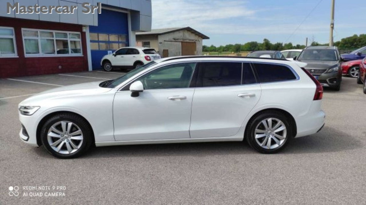 Volvo V60 B4 (d) Geartronic Momentum Business Pro (3)