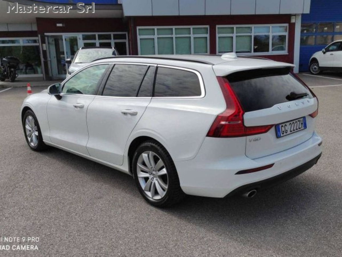 Volvo V60 B4 (d) Geartronic Momentum Business Pro (4)