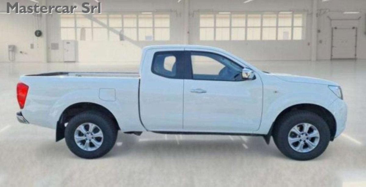 Nissan Navara 2.3 dCi 4WD King Cab Acenta (5)