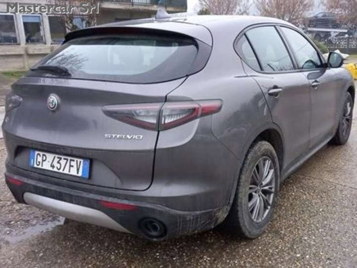 Alfa Romeo Stelvio 2.2 t Veloce Q4 210cv auto (3)