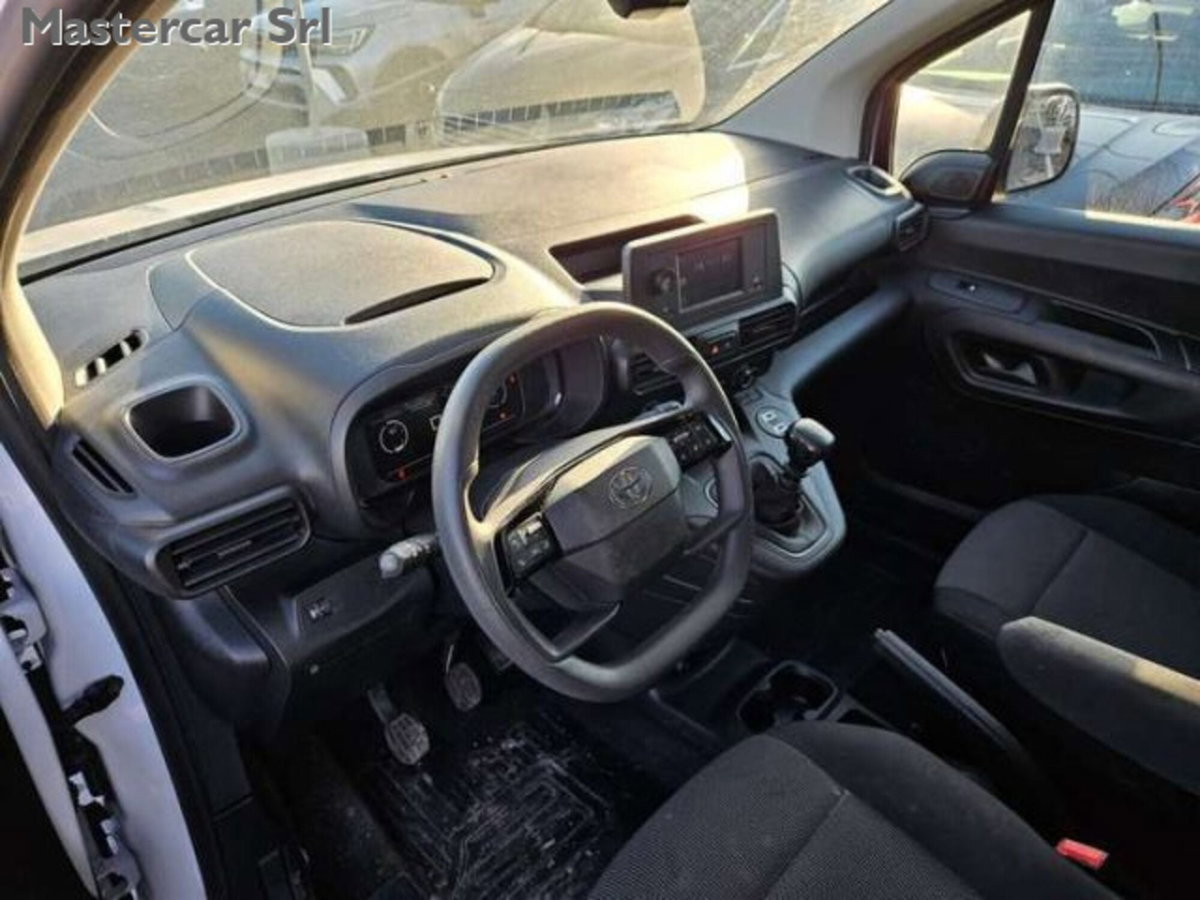 Toyota Proace City Furgone City 1.2P 110cv S&S L1 D Comfort (10)