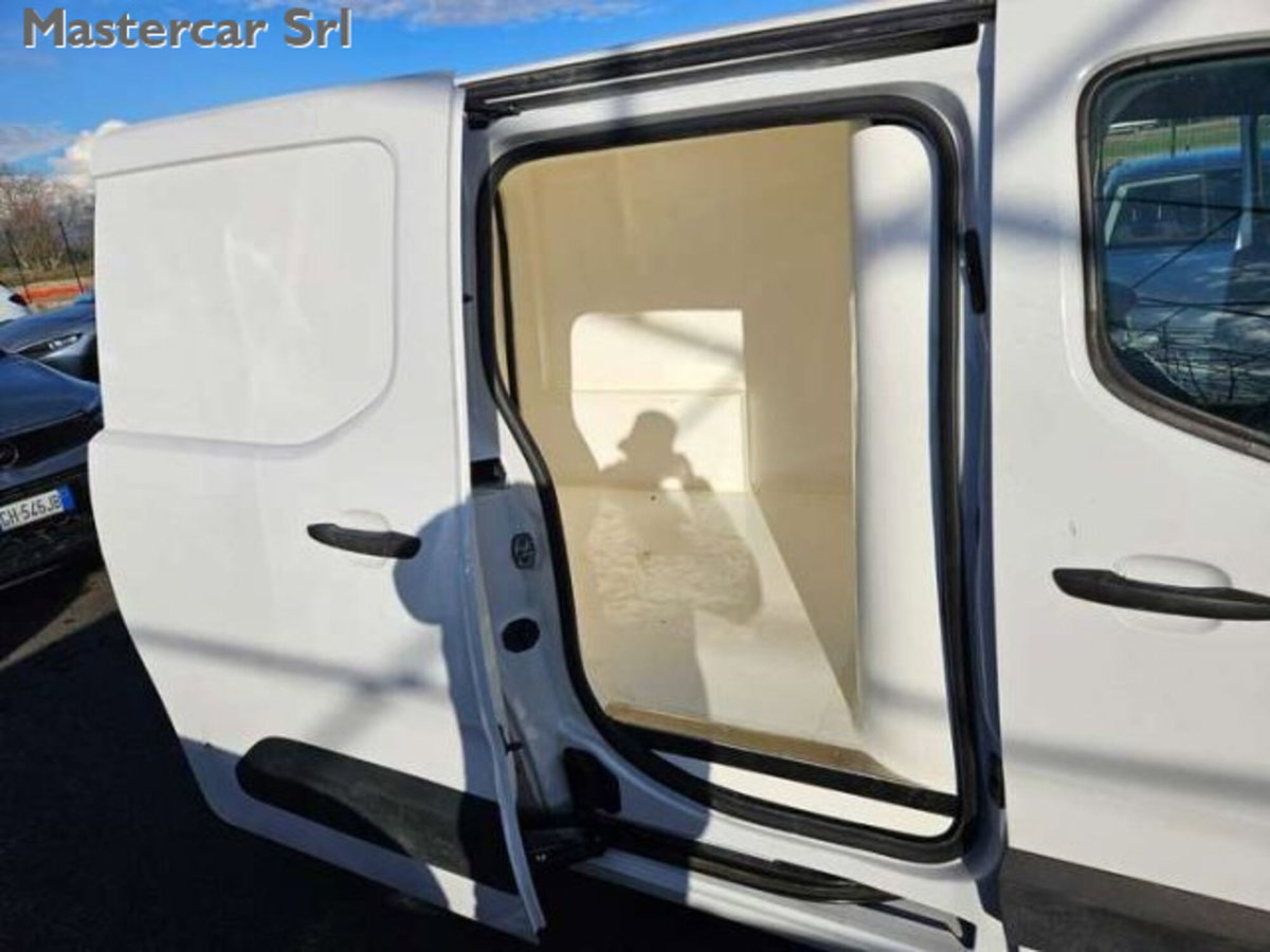 Toyota Proace City Furgone City 1.2P 110cv S&S L1 D Comfort (15)
