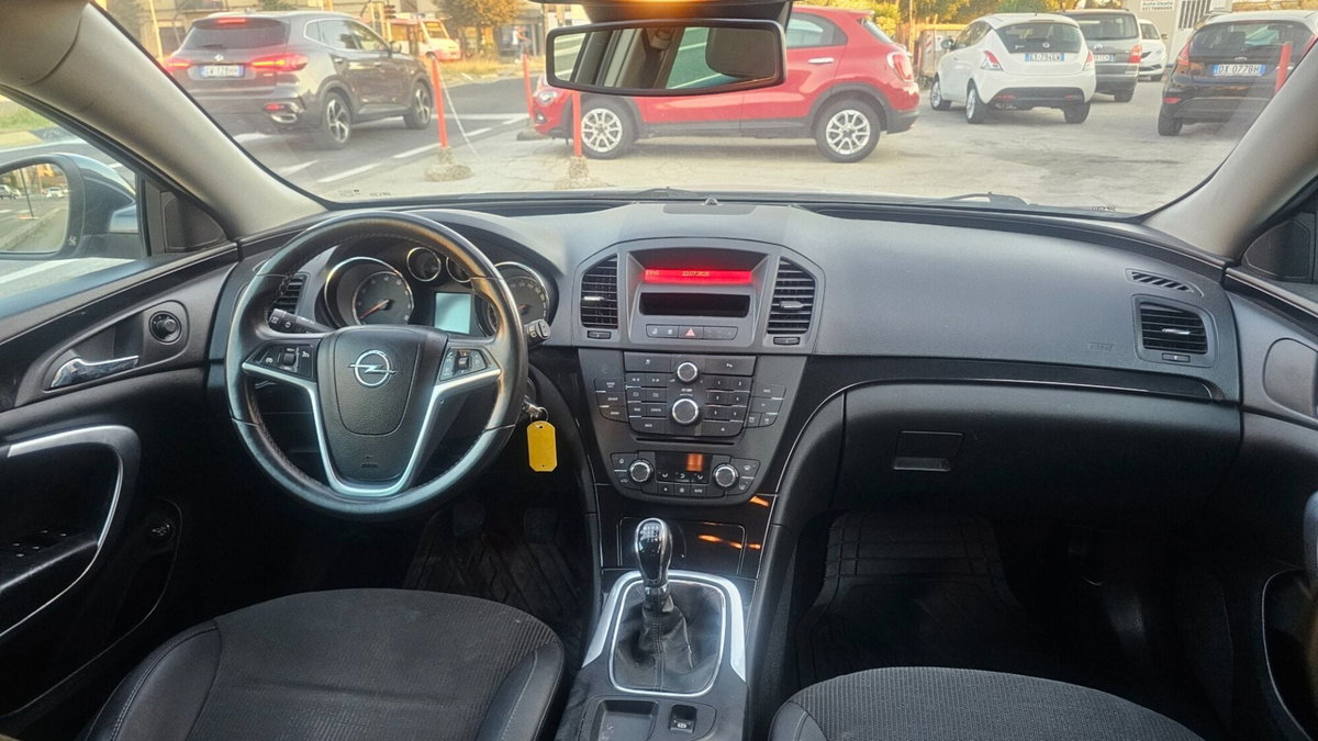 Opel Insignia Station Wagon Turbo 180CV Sports Cosmo (10)