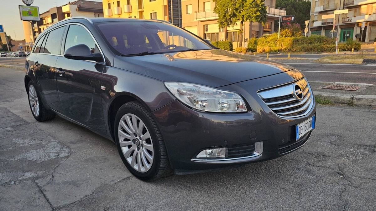 Opel Insignia Station Wagon Turbo 180CV Sports Cosmo (2)