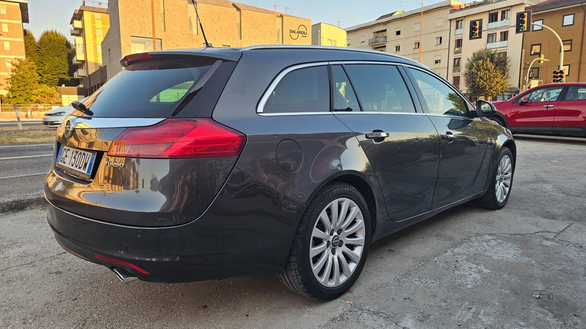 Opel Insignia Station Wagon Turbo 180CV Sports Cosmo (4)