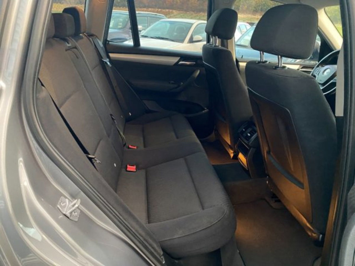 BMW X3 xDrive20d Futura (18)