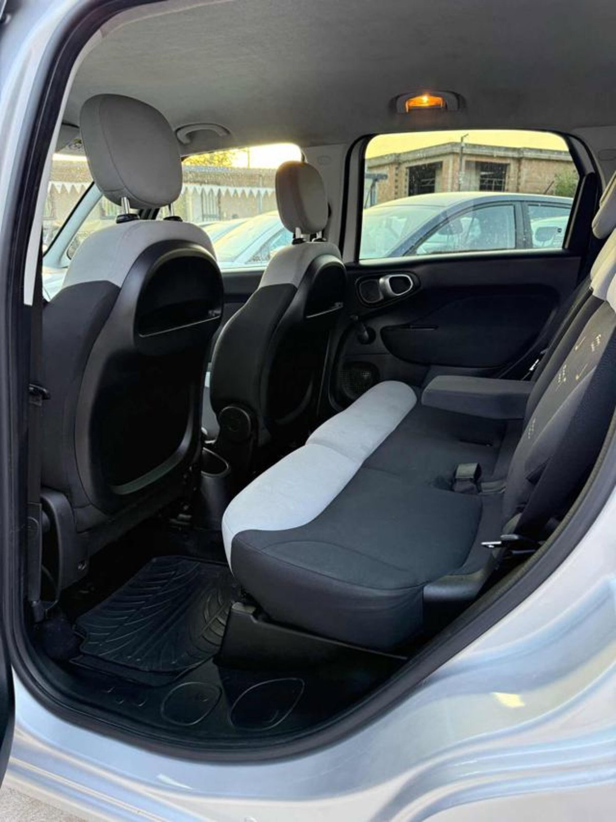 Fiat 500L Living 1.6 Multijet 105 CV Lounge (10)