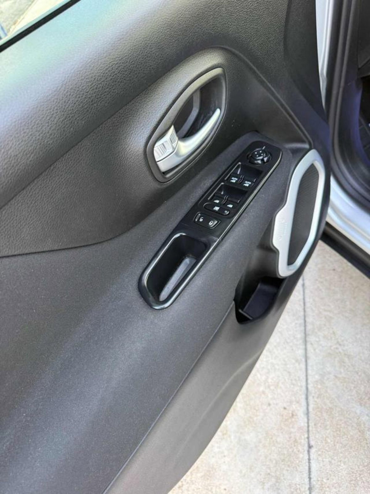 Jeep Renegade 1.6 Mjt 120 CV Longitude (11)