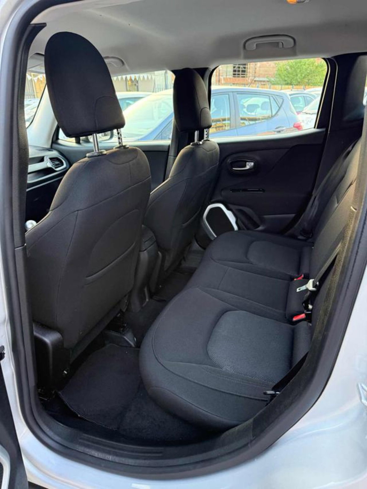 Jeep Renegade 1.6 Mjt 120 CV Longitude (16)