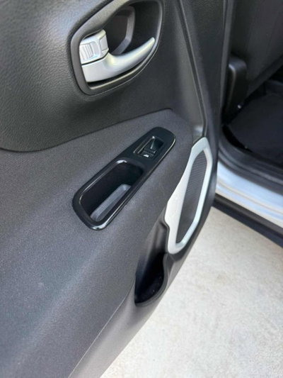 Jeep Renegade 1.6 Mjt 120 CV Longitude (17)