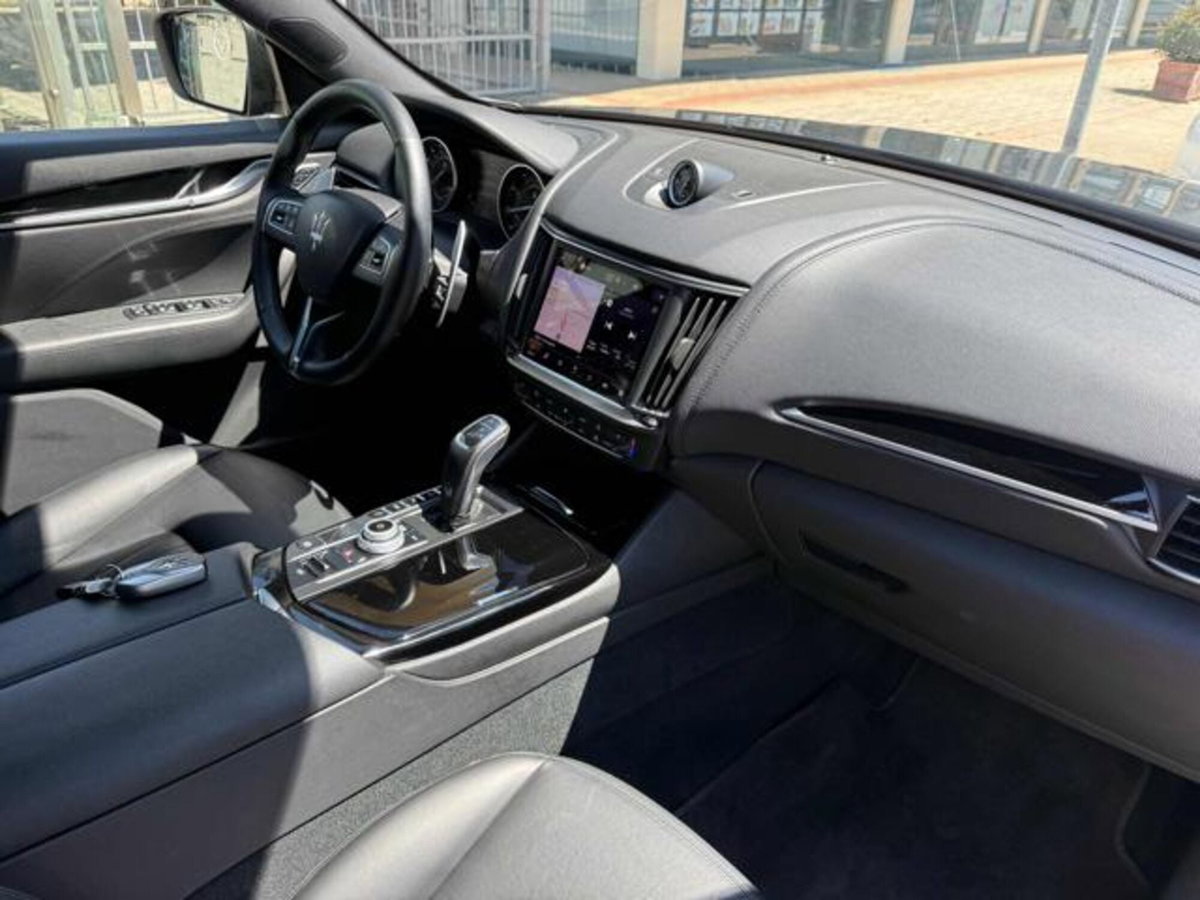 Maserati Levante Levante MHEV 330 CV AWD GT (9)