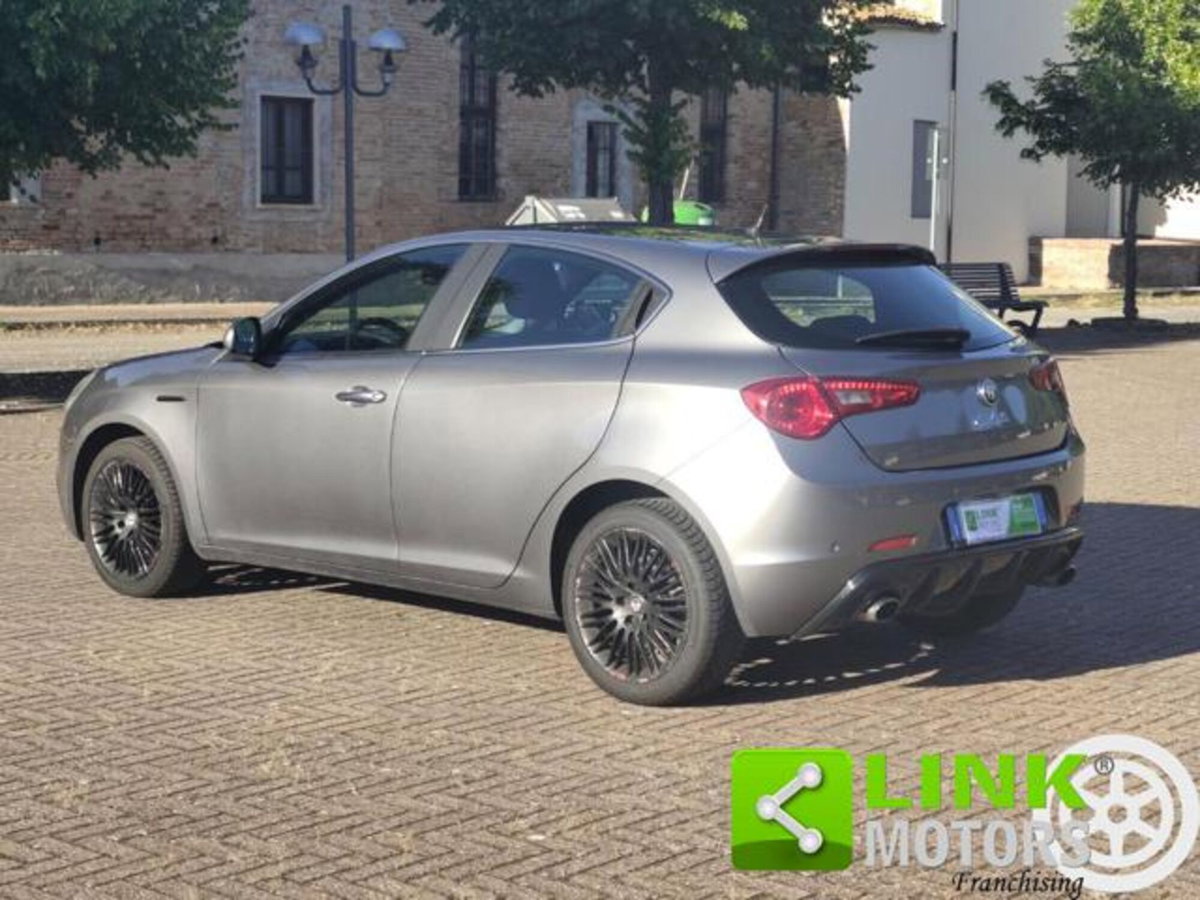 Alfa Romeo Giulietta 1.6 JTDm-2 Giulietta (3)