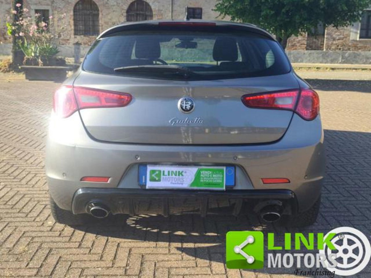 Alfa Romeo Giulietta 1.6 JTDm-2 Giulietta (8)