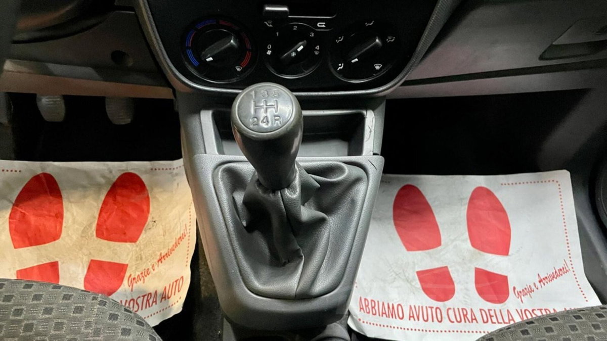 Fiat Qubo 1.3 MJT 75 CV Trekking (14)