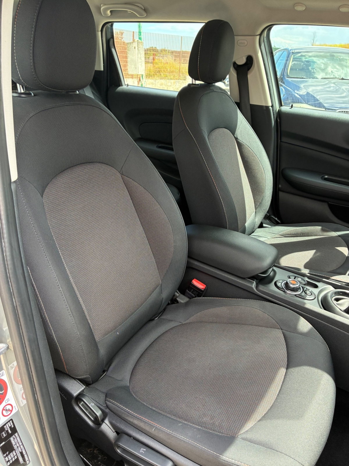 MINI Mini Clubman 2.0 Cooper D Untold Clubman (19)