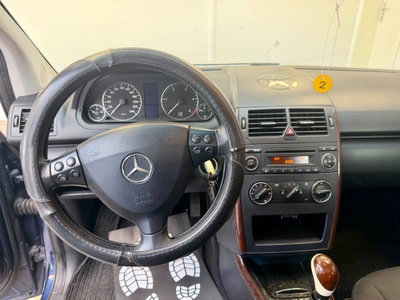 Mercedes-Benz Classe A 180 CDI Elegance (12)