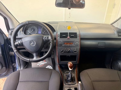 Mercedes-Benz Classe A 180 CDI Elegance (13)