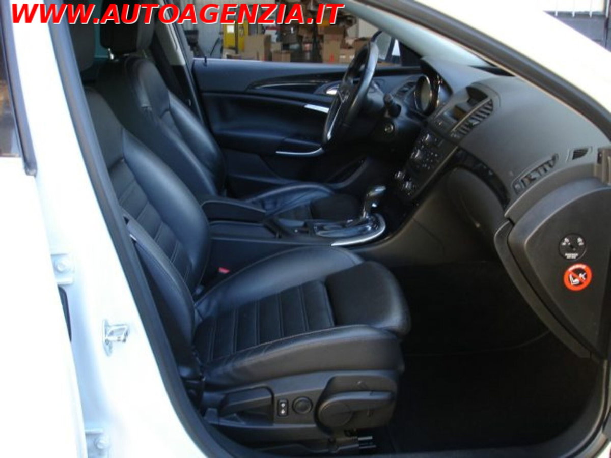 Opel Insignia Station Wagon CDTI 160CV Sports Cosmo (12)