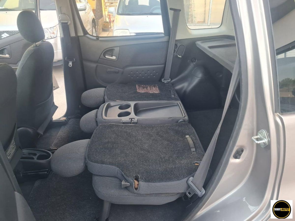 Toyota Yaris 1.3i 16V cat Sol Blue '03 (14)