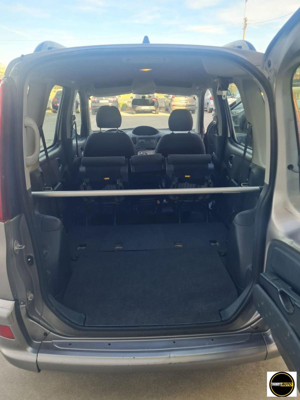Toyota Yaris 1.3i 16V cat Sol Blue '03 (15)