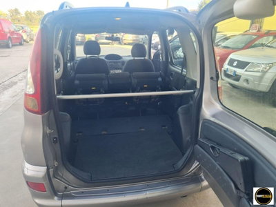 Toyota Yaris 1.3i 16V cat Sol Blue '03 (16)