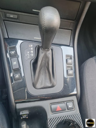 BMW Serie 3 323i cat 4 porte (16)