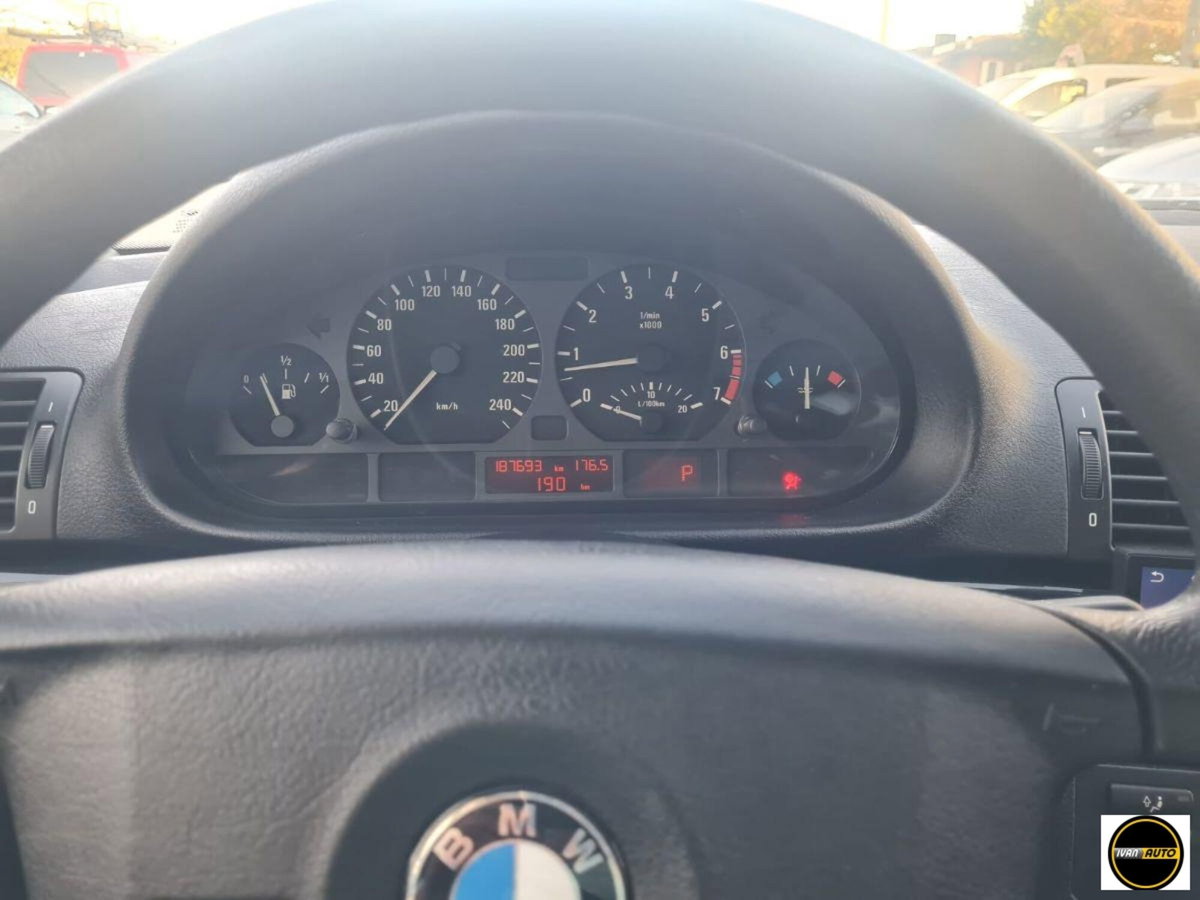 BMW Serie 3 323i cat 4 porte (9)