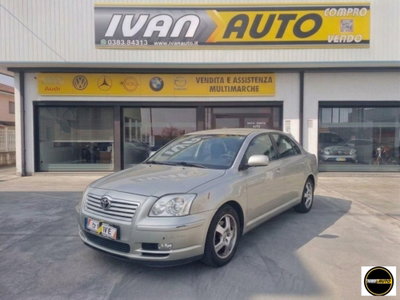 Toyota Avensis Verso 2.0 16V usata