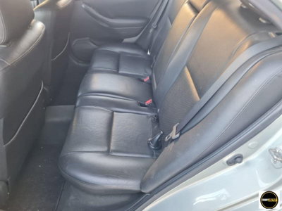 Toyota Avensis Verso 2.0 16V (10)