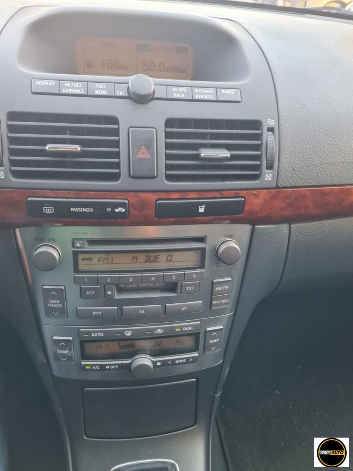 Toyota Avensis Verso 2.0 16V (11)