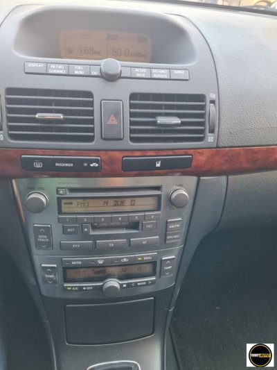 Toyota Avensis Verso 2.0 16V (11)