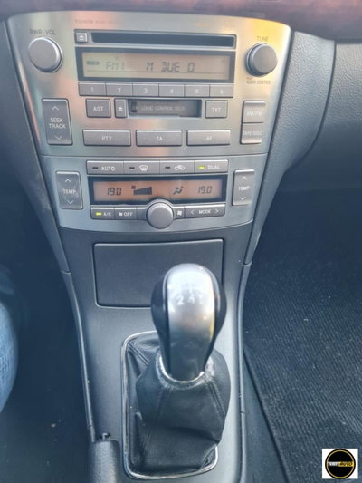 Toyota Avensis Verso 2.0 16V (13)