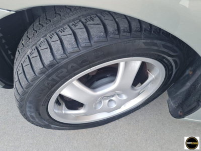 Toyota Avensis Verso 2.0 16V (17)