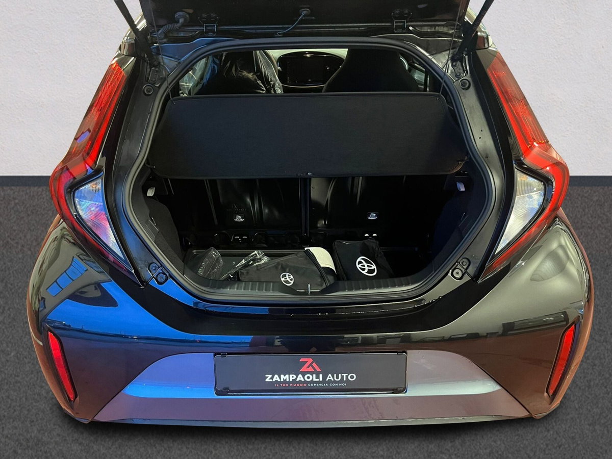 Toyota Aygo X 1.0 VVT-i 72 CV 5p. Undercover S-CVT (8)