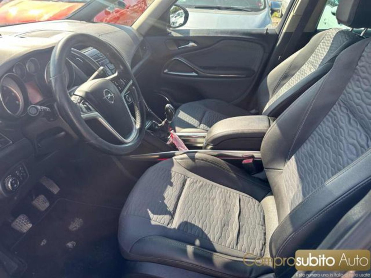Opel Zafira Tourer 2.0 CDTi 130CV Cosmo (9)