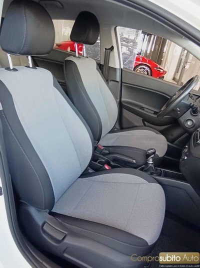 Hyundai i20 1.1 CRDi 12V 5 porte Comfort (12)