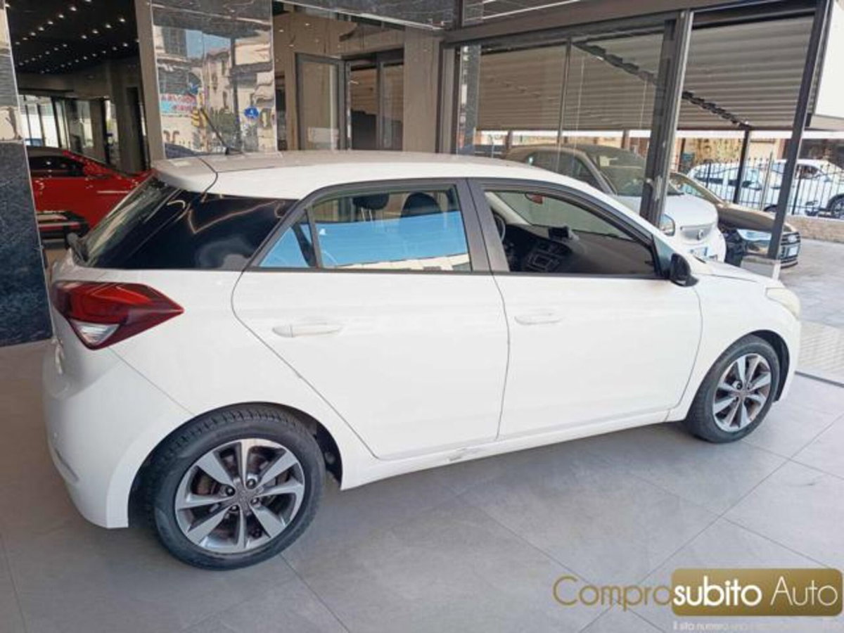 Hyundai i20 1.1 CRDi 12V 5 porte Comfort (7)
