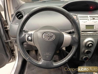 Toyota Yaris 1.0 5 porte (18)