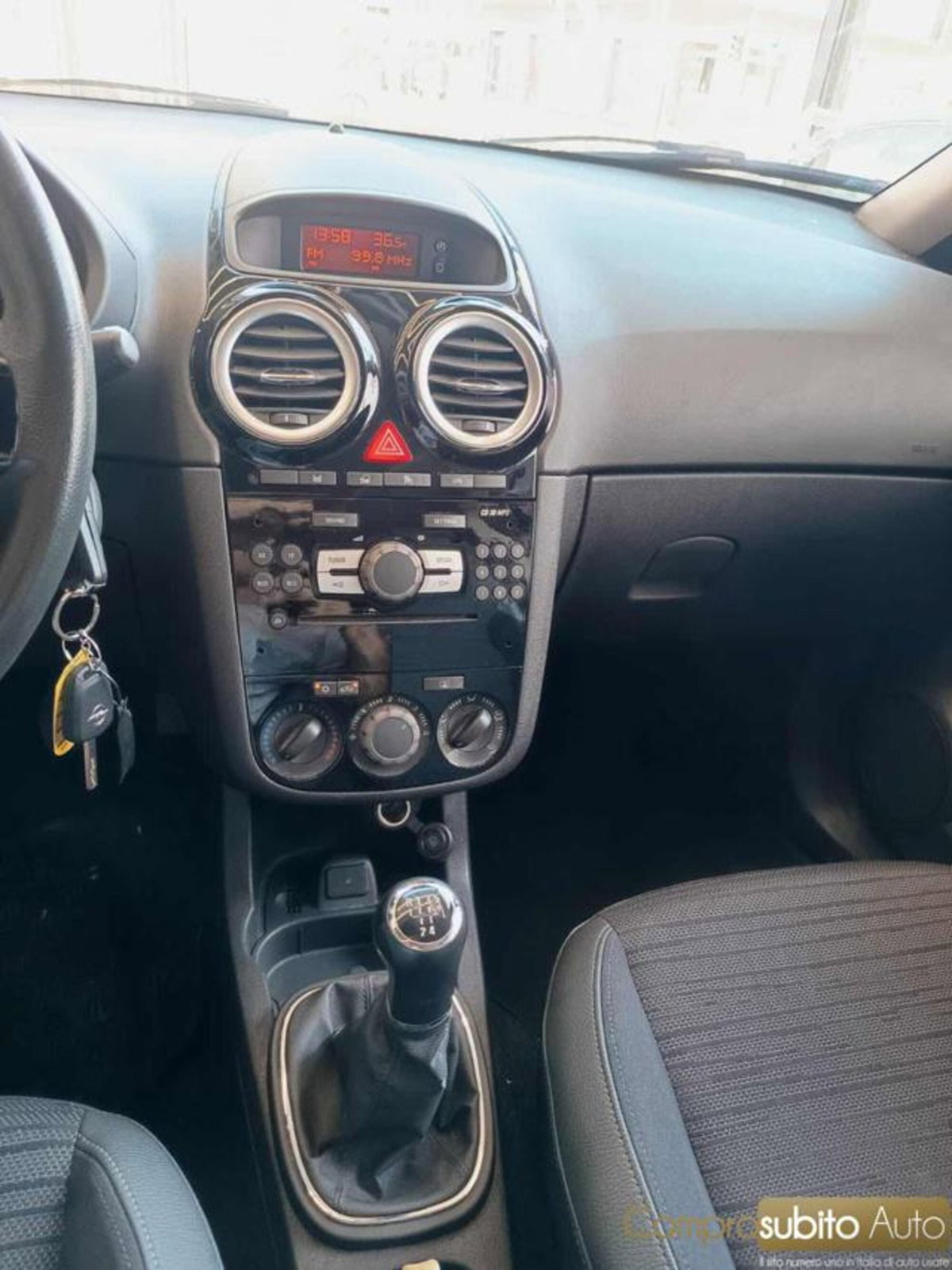 Opel Corsa 1.2 85CV 5 porte GPL-TECH Edition (12)
