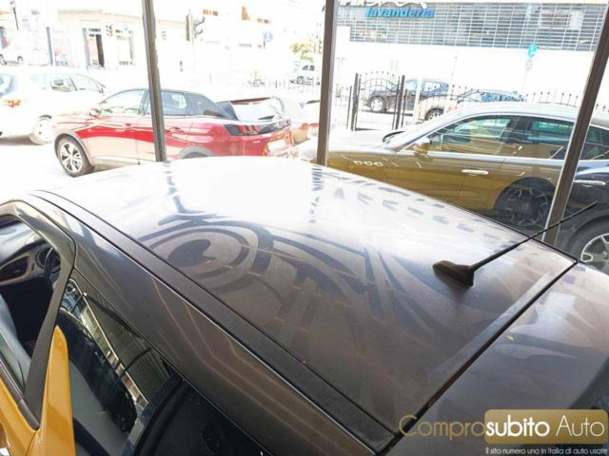 Ds DS 3 Coupé DS 3 1.4 VTi 95 CMP-5 Chic (11)