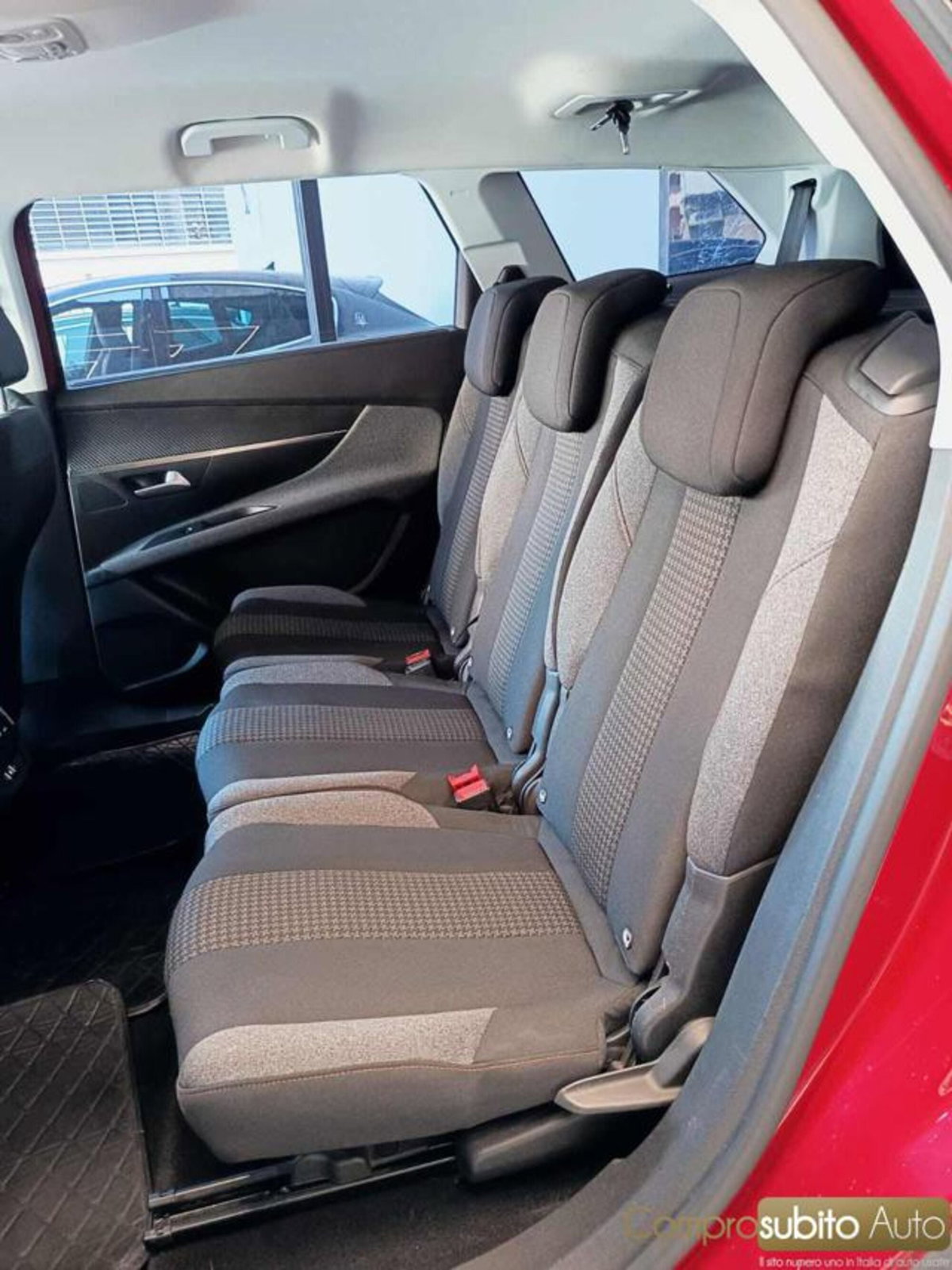 Peugeot 5008 BlueHDi 130 S&S EAT8 Allure (11)