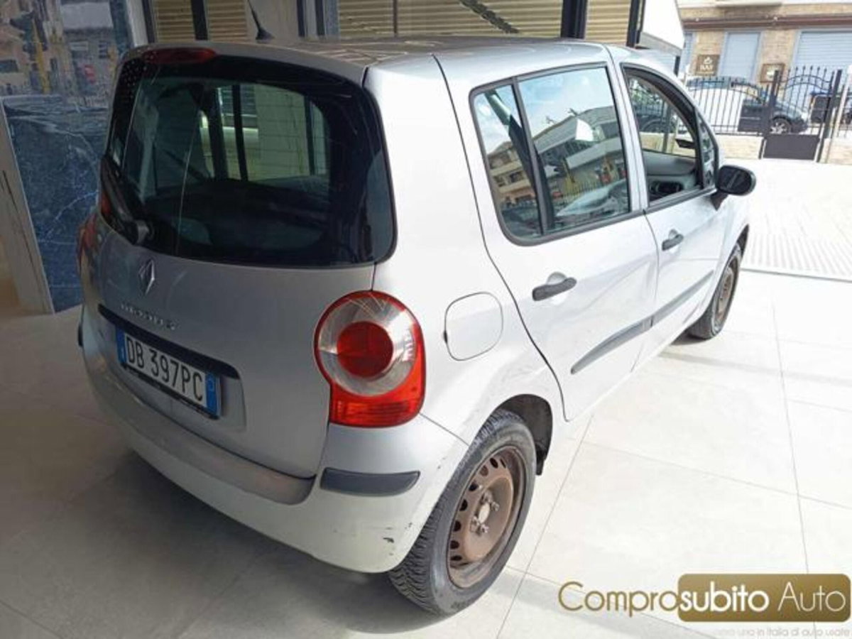 Renault Modus 1.2 16V Confort Dynamique (8)